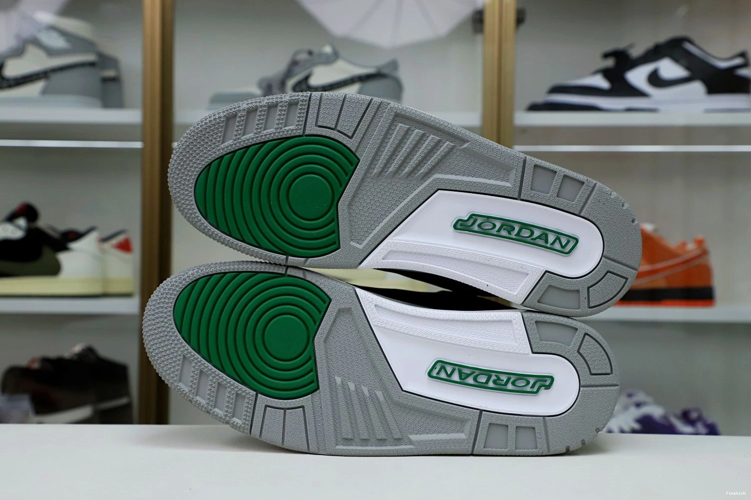 JORDAN AIR GREEN 3 PINE 0824